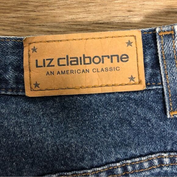 Liz Claiborne women’s classic fit Jeans, Size 12 short - Picture 9 of 9